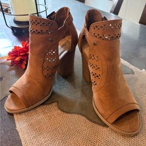 Brown Peep-Toe Block Heel Sandals